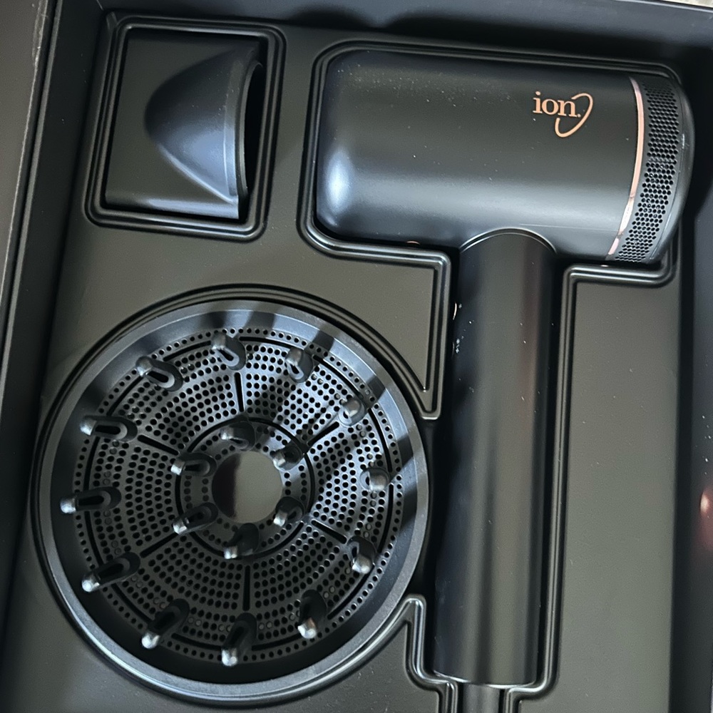 ION LUXE Supercharged hair dryer